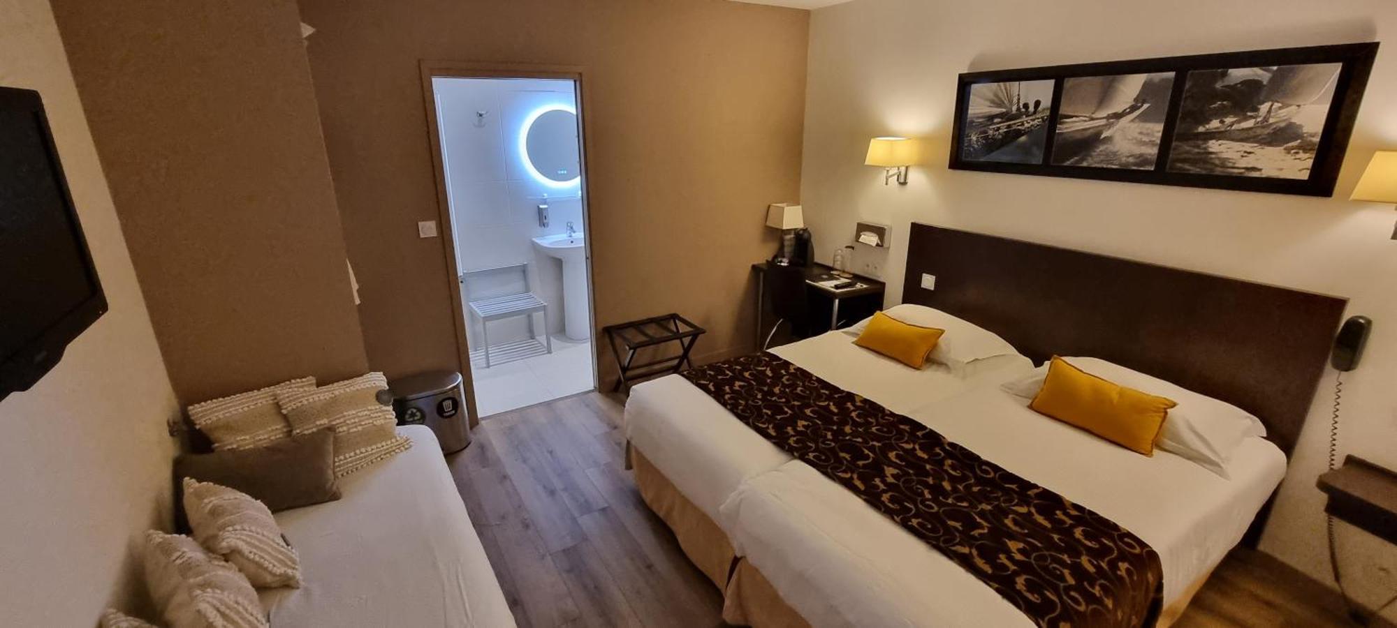 Hotel le Bellevue Guer Eksteriør billede