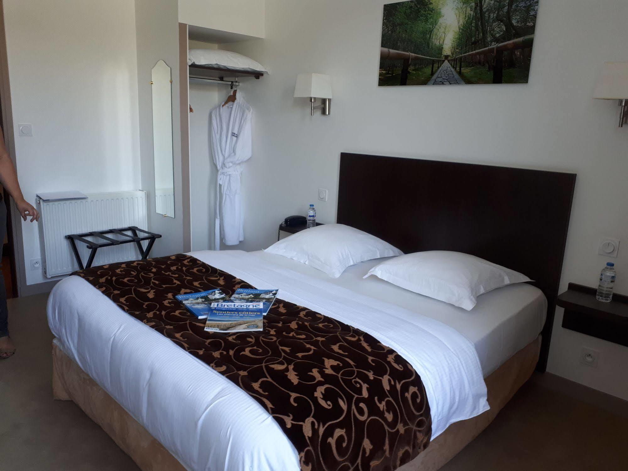 Hotel le Bellevue Guer Eksteriør billede